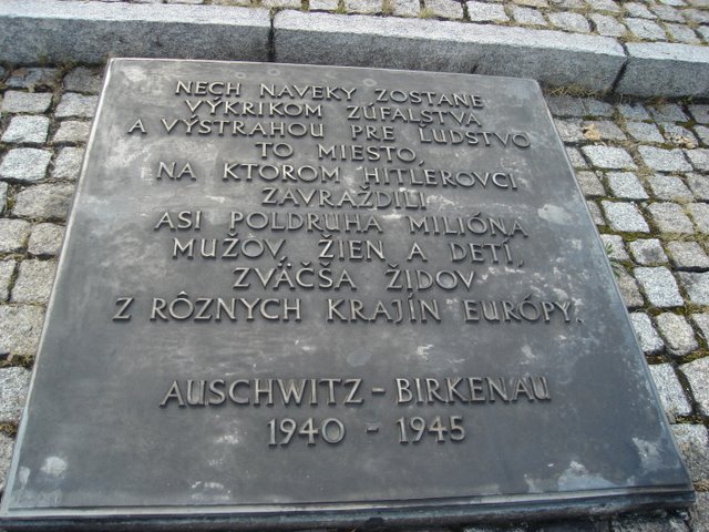 Brezinka - pamatnik1
