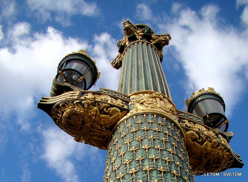 Paríž - lampa