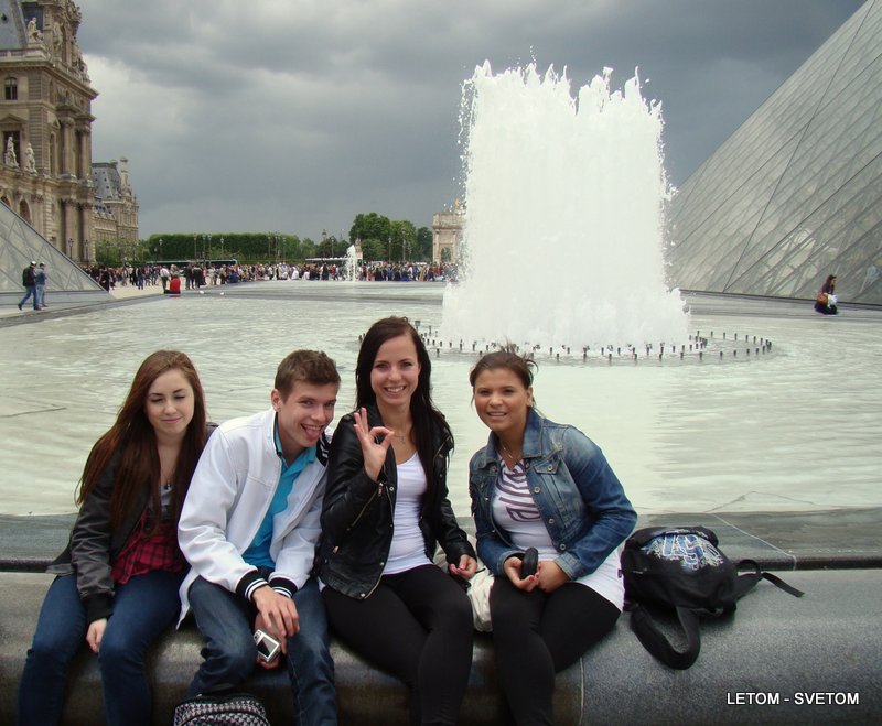 V Louvre